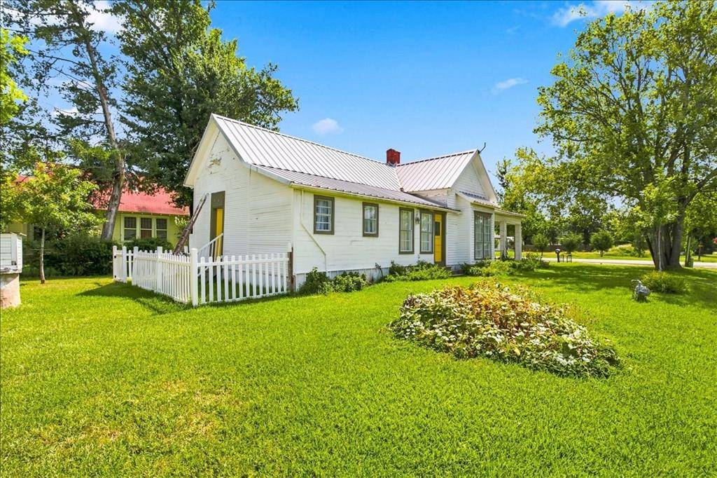 501 N Mignonette Street, Kosse, TX 76653