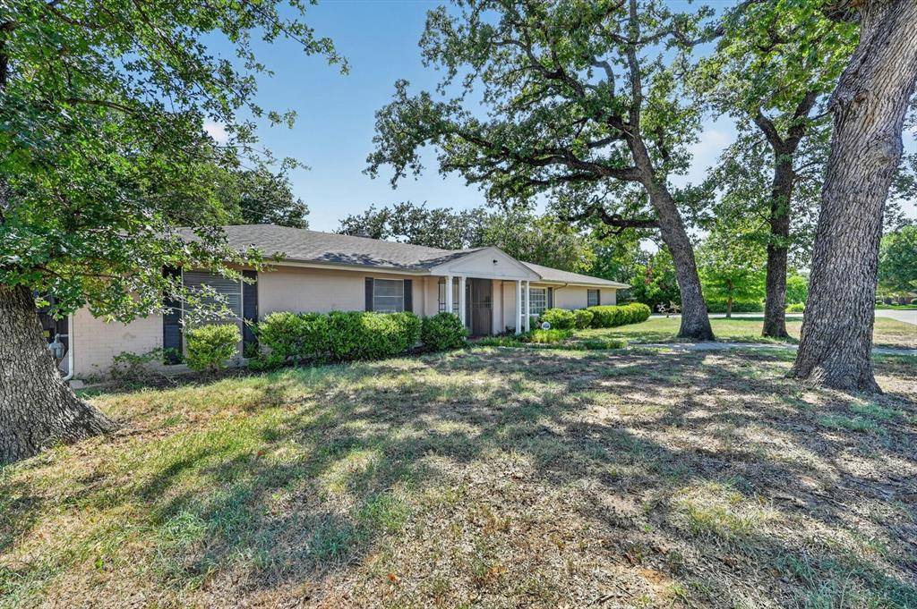 7200 Ellis Road, Fort Worth, TX 76112