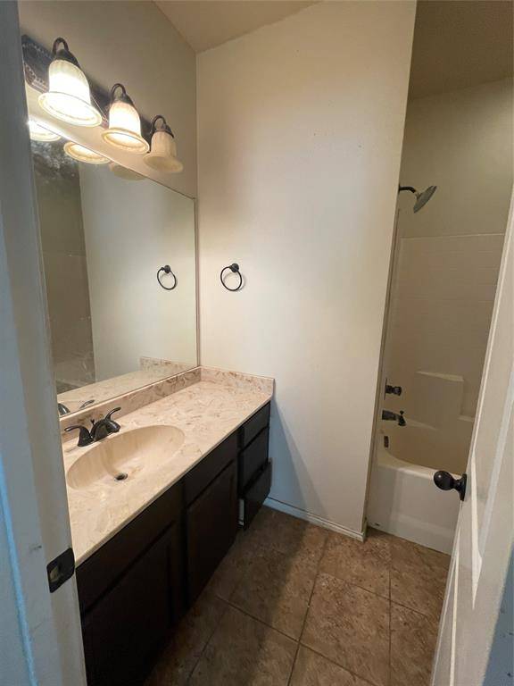 1428 Ravenwood Drive, Mansfield, TX 76063
