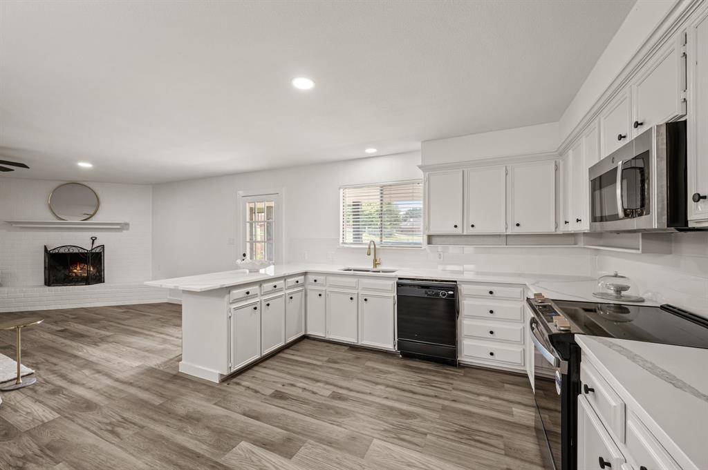 103 Park Trail Place, Joshua, TX 76058
