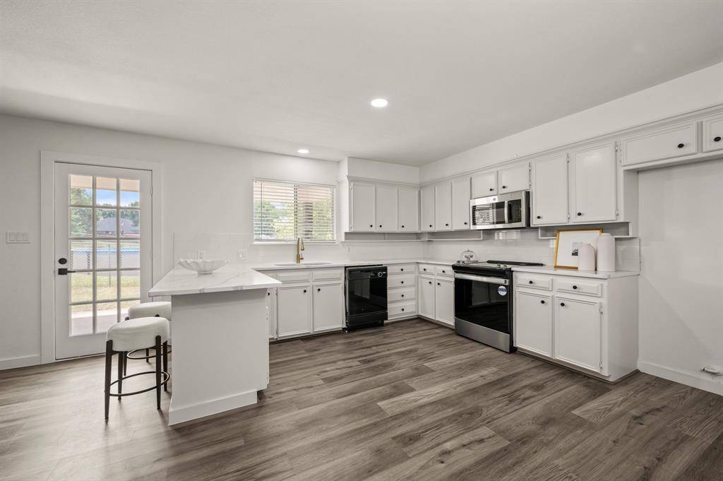 103 Park Trail Place, Joshua, TX 76058