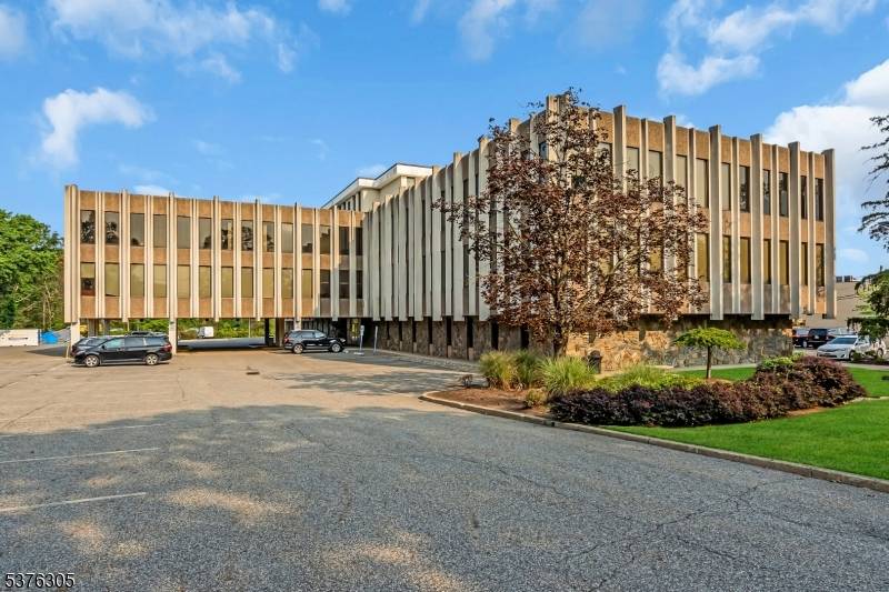 14 Commerce Dr, Cranford Twp., NJ 07016
