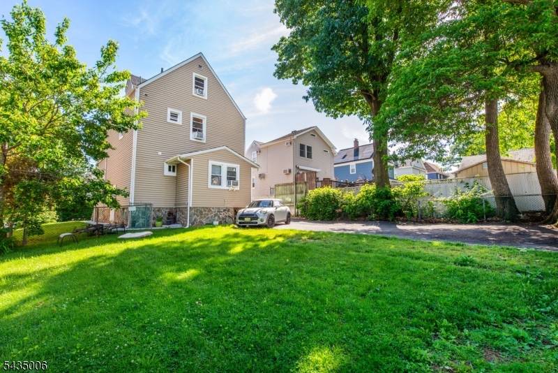 50 Jefferson Ave, Hasbrouck Heights Boro, NJ 07604