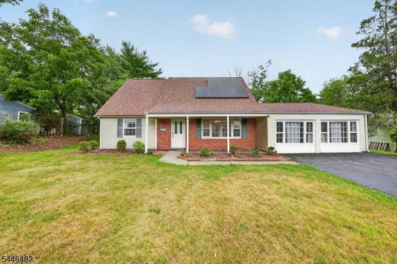 6 Concord Dr, Franklin Twp., NJ 08873