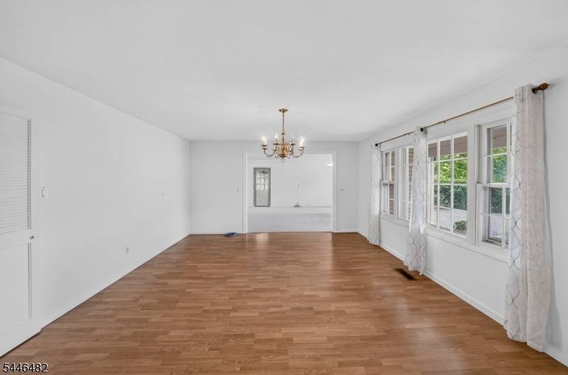 6 Concord Dr, Franklin Twp., NJ 08873