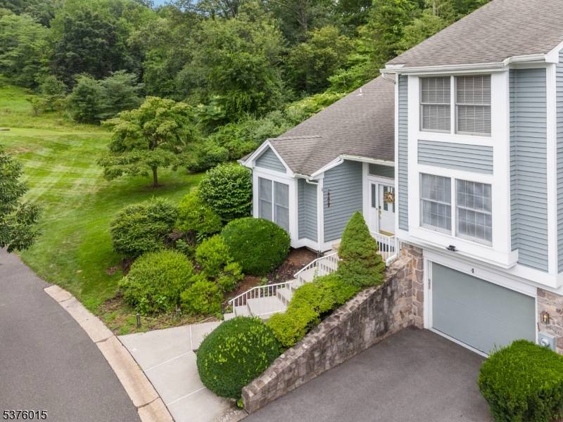 4 Brightwood Ln, Bedminster Twp., NJ 07921