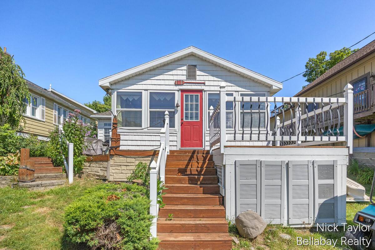 8198 Morrison Lake GDNS, Boston Twp, MI 48881