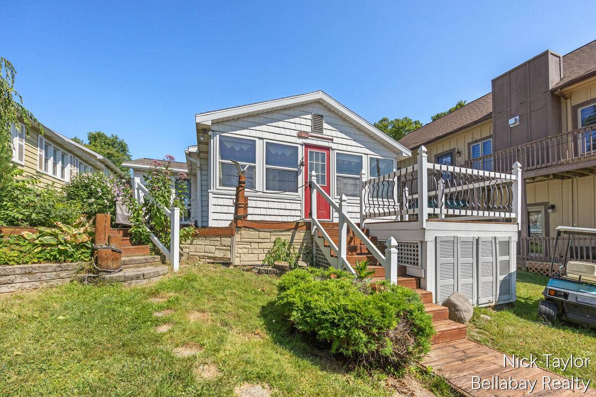 8198 Morrison Lake GDNS, Boston Twp, MI 48881