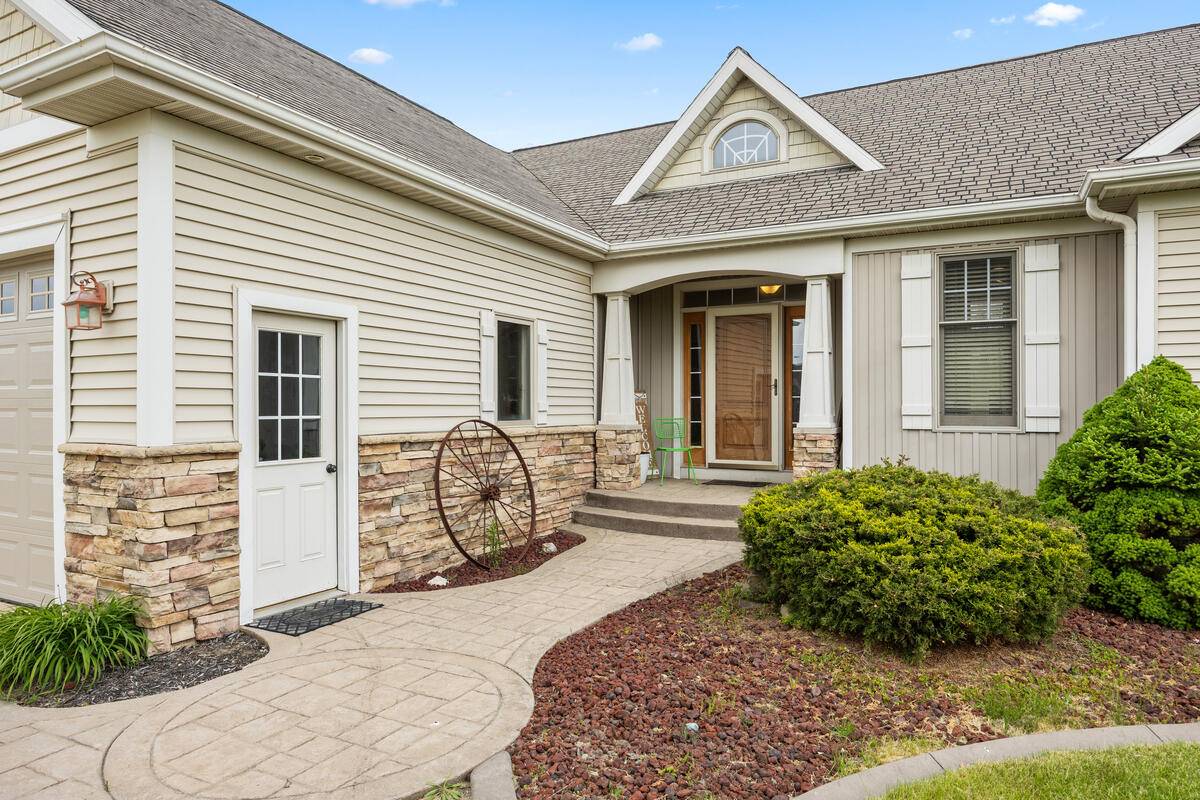 1815 Planters Row DR SW, Byron Twp, MI 49315