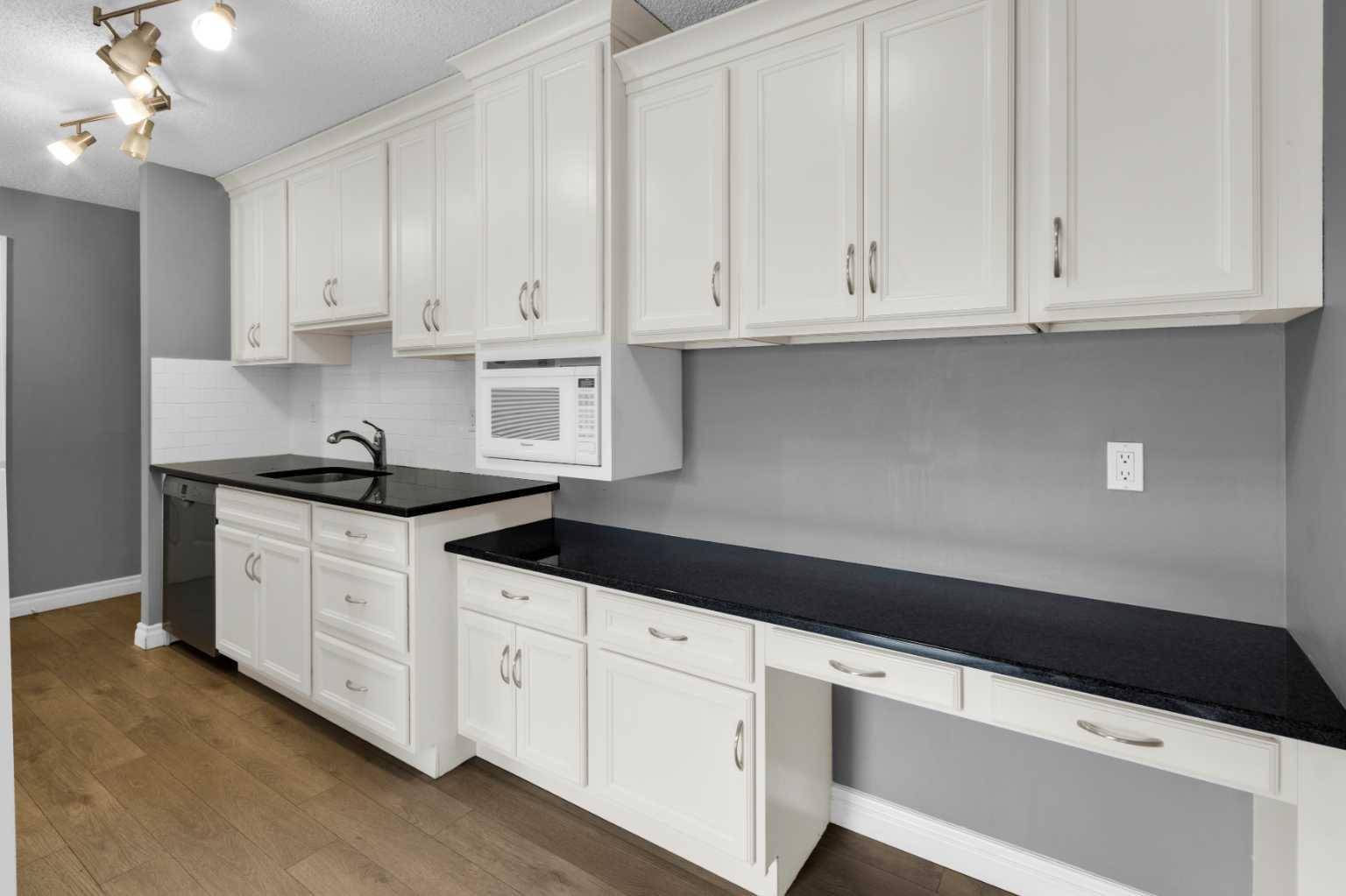 1602 11 AVE SW #210, Calgary, AB T3C 0N2