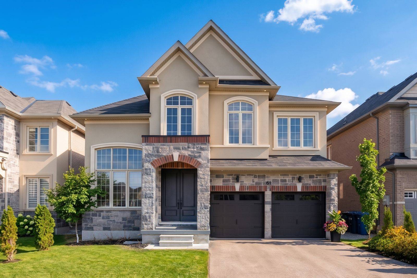 61 Strathgreen LN, Georgina, ON L4P 0J3