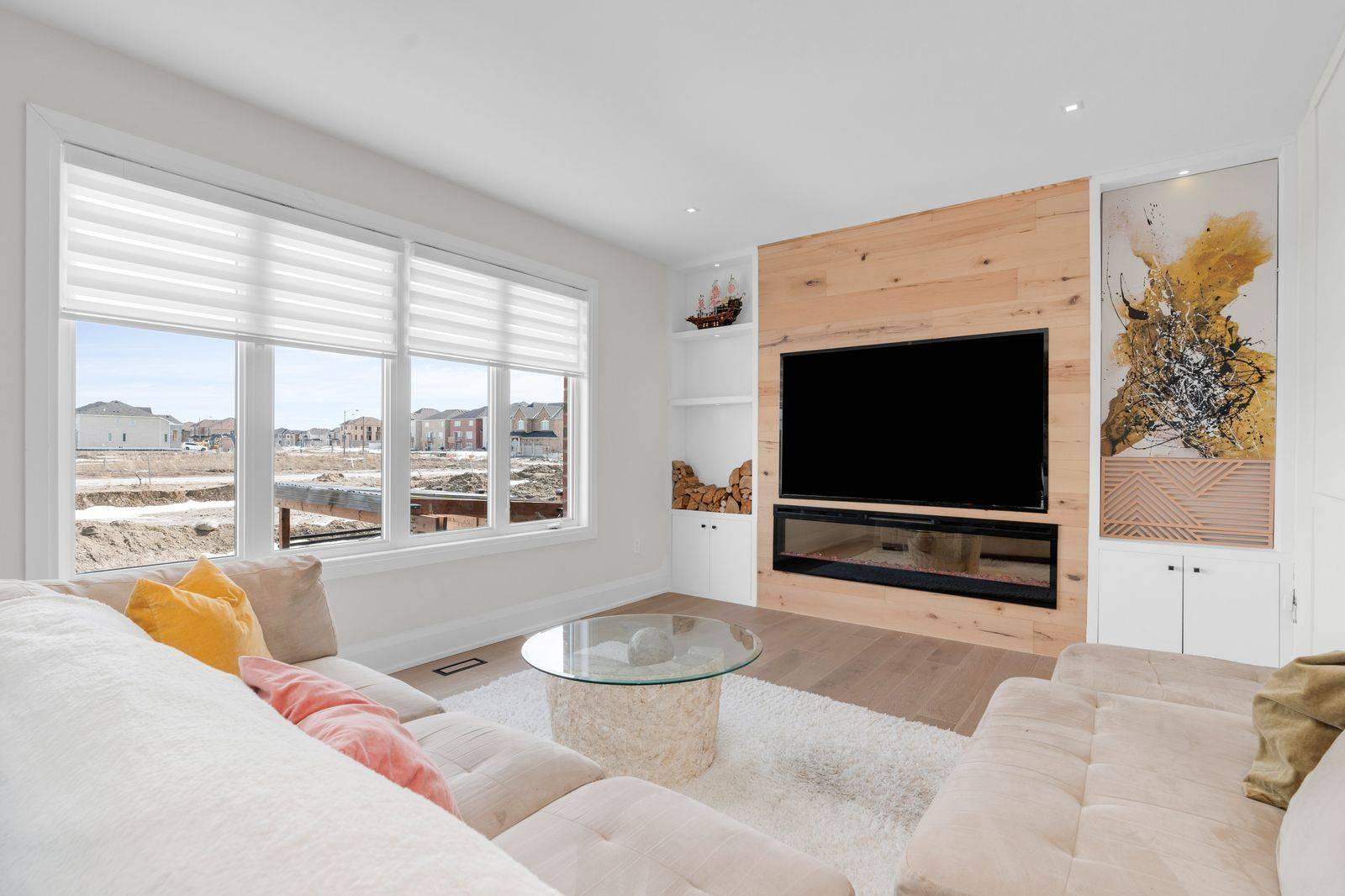 61 Strathgreen LN, Georgina, ON L4P 0J3