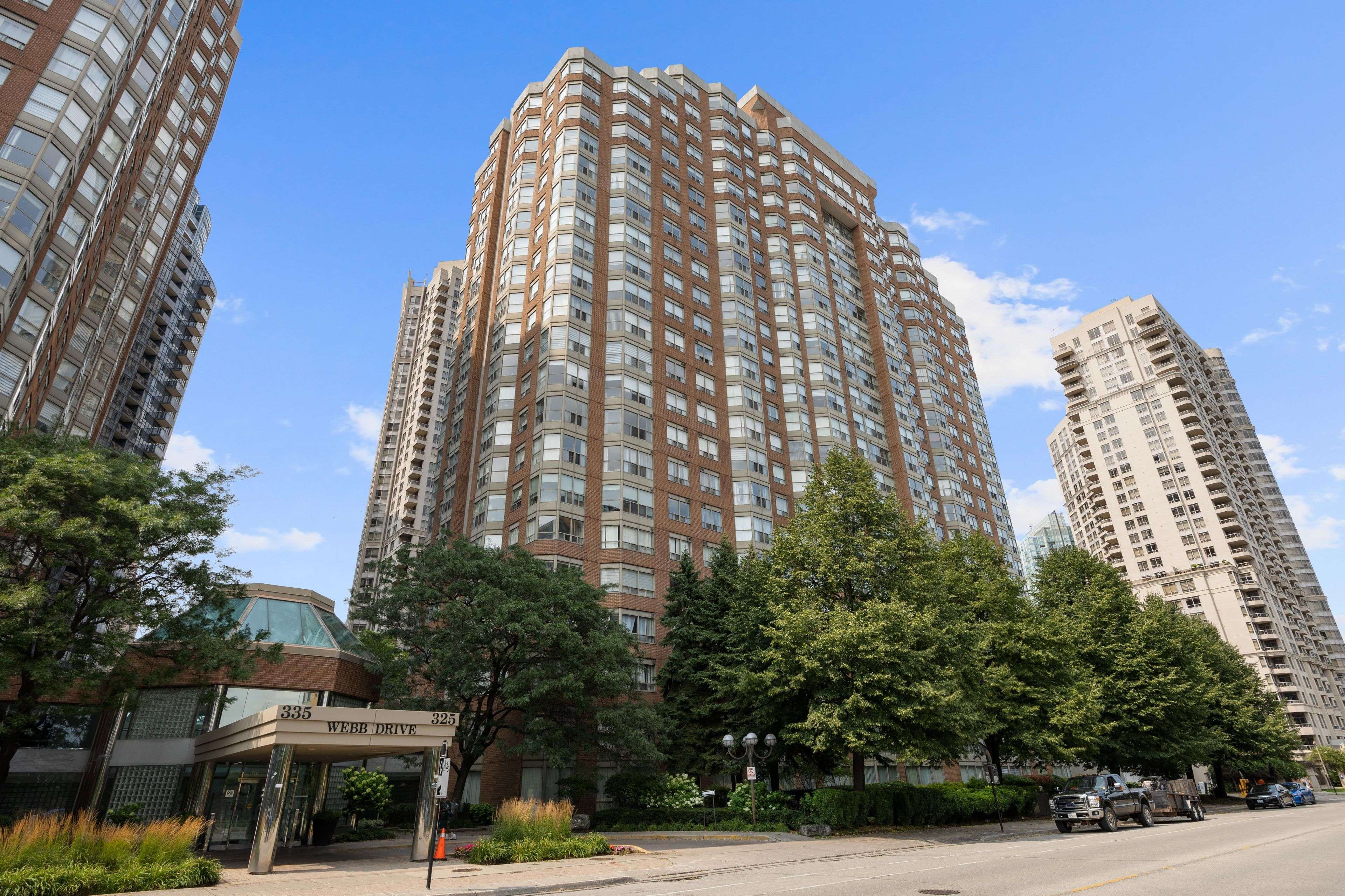325 Webb DR #406, Mississauga, ON L5B 3Z9