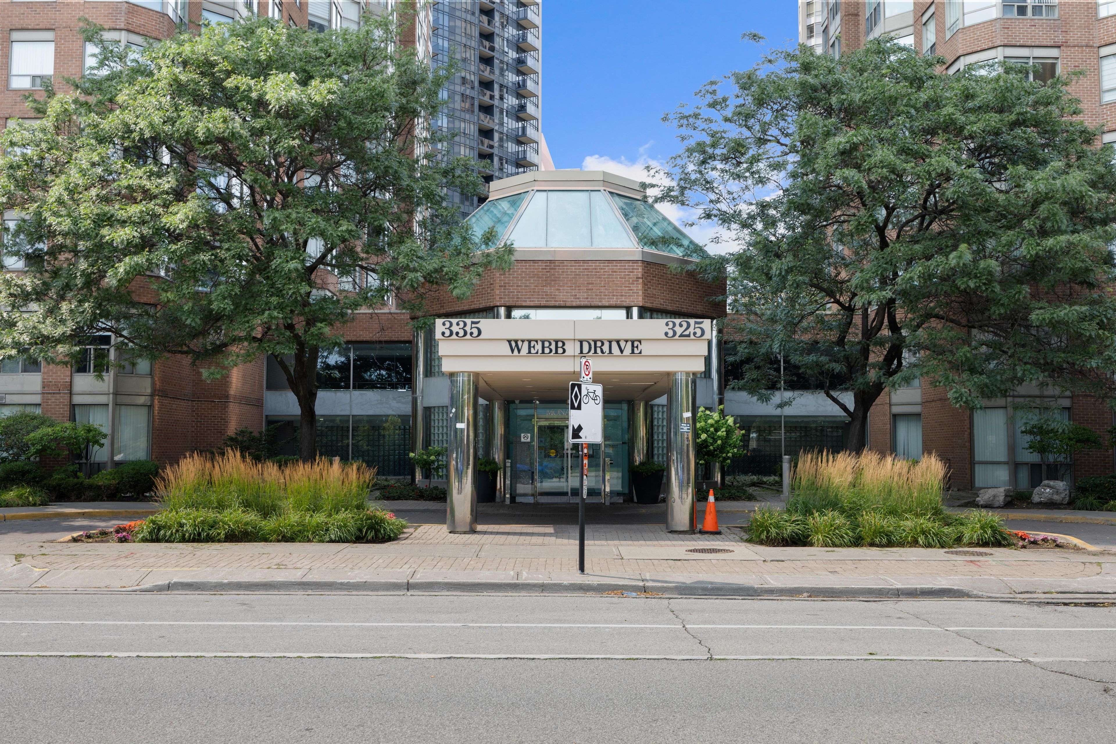 325 Webb DR #406, Mississauga, ON L5B 3Z9
