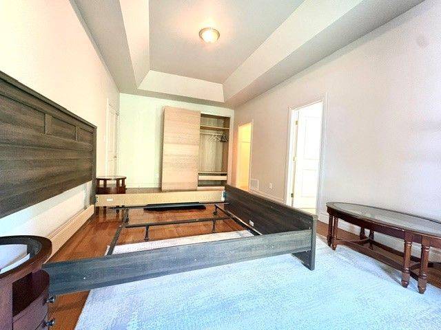 2330B Sheppard AVE W, Toronto W05, ON M9M 1M3