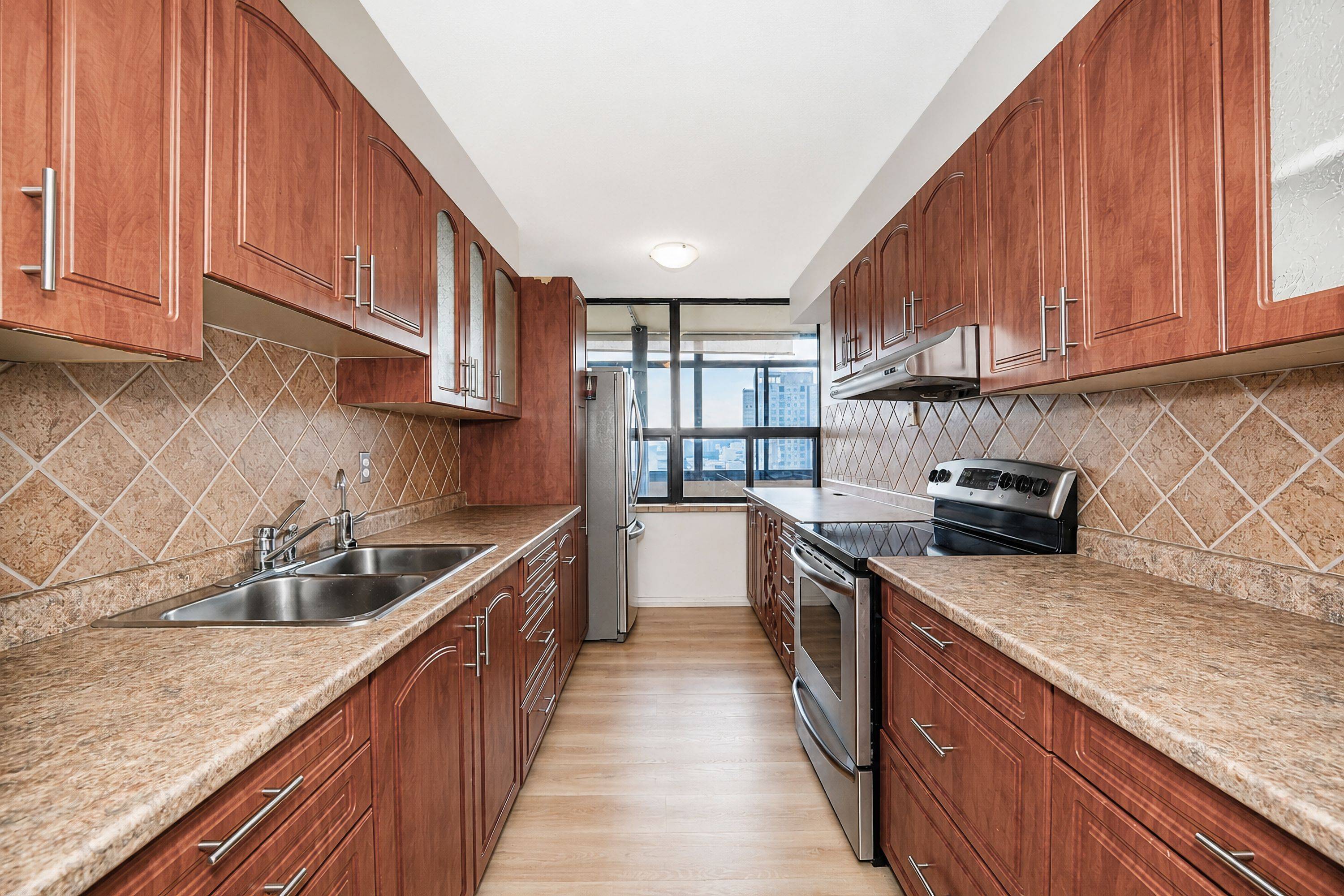 18 Knightsbridge RD #1604, Brampton, ON L6T 3X5