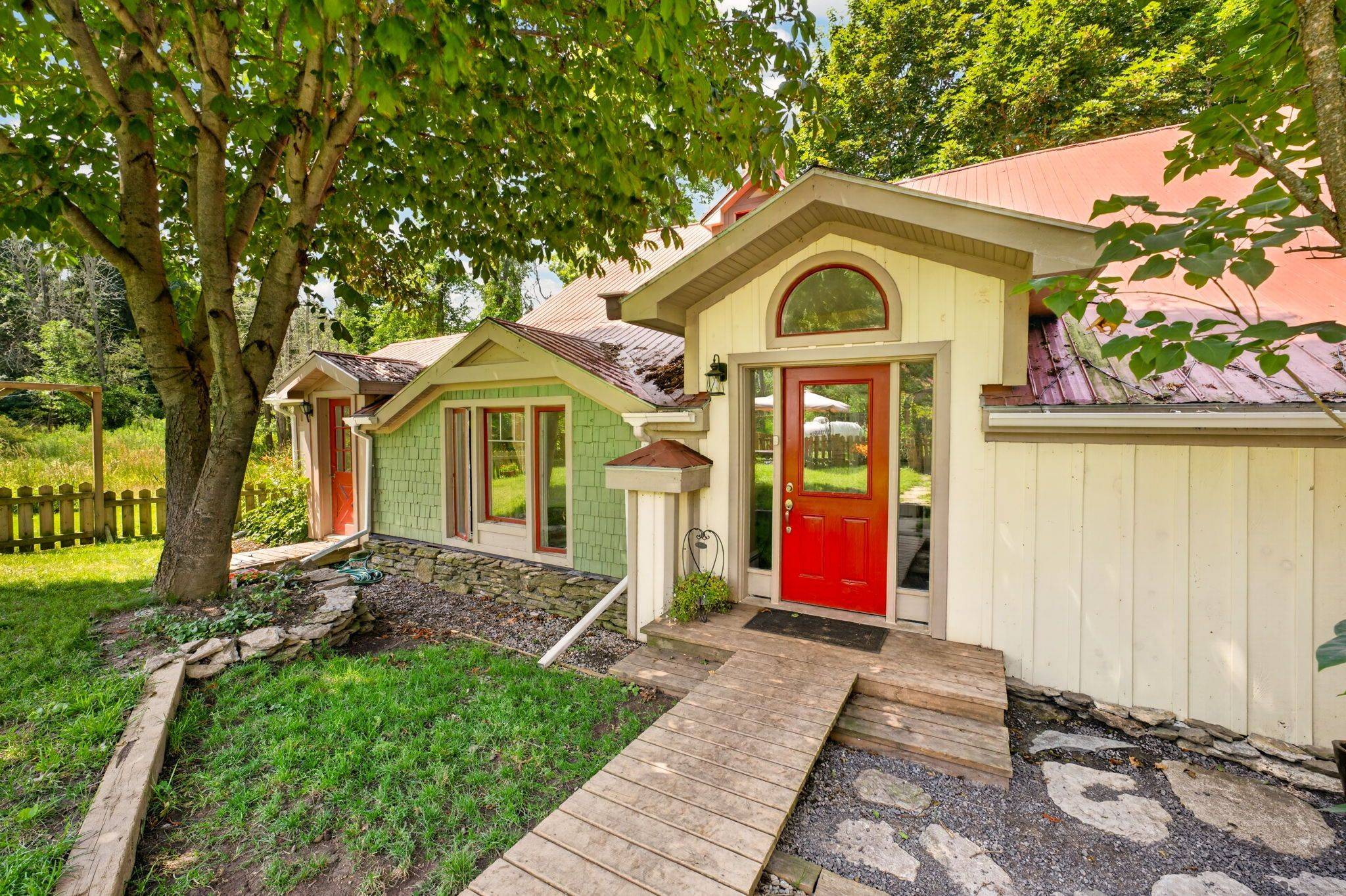 14005 FRONT RD, Loyalist, ON K0H 2S0