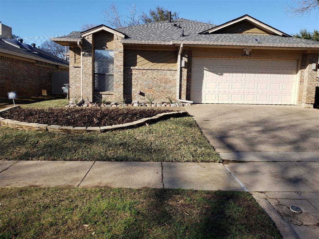 1307 Boardwalk Street, Arlington, TX 76011