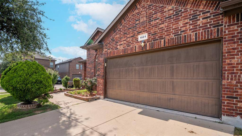 1801 Potrillo Lane, Fort Worth, TX 76131