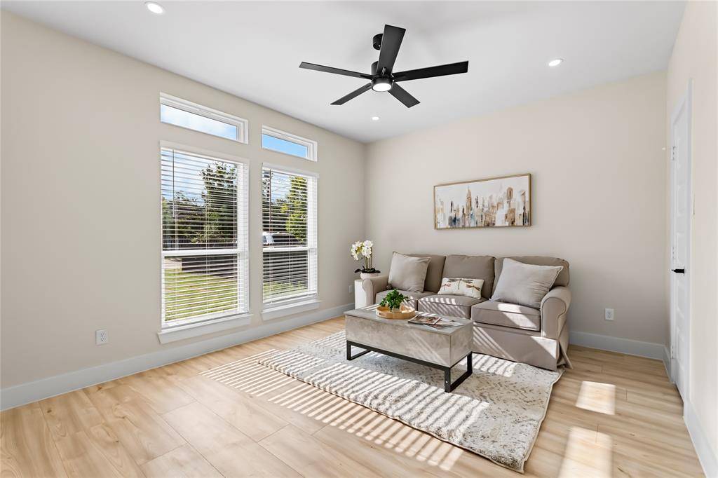 3811 Harlingen Street, Dallas, TX 75212