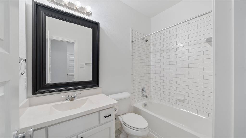4030 Lagoon Place, Royse City, TX 75189