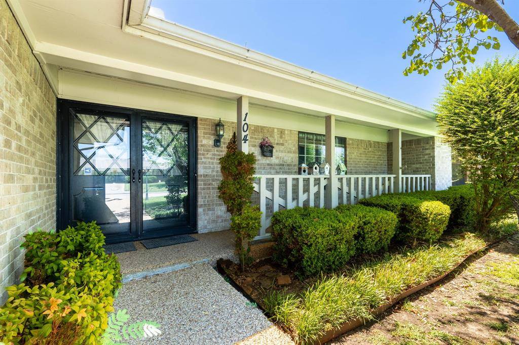 104 Cedar View Drive, Rowlett, TX 75087