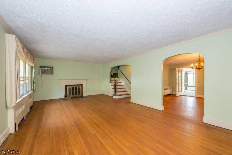 27 Glen Rd, West Orange Twp., NJ 07052