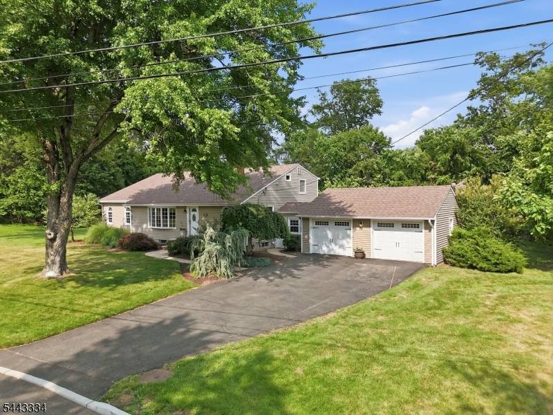 15 Deerhead Dr, Bridgewater Twp., NJ 08807
