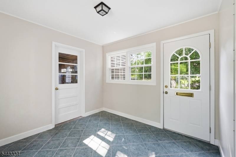 15 Deerhead Dr, Bridgewater Twp., NJ 08807