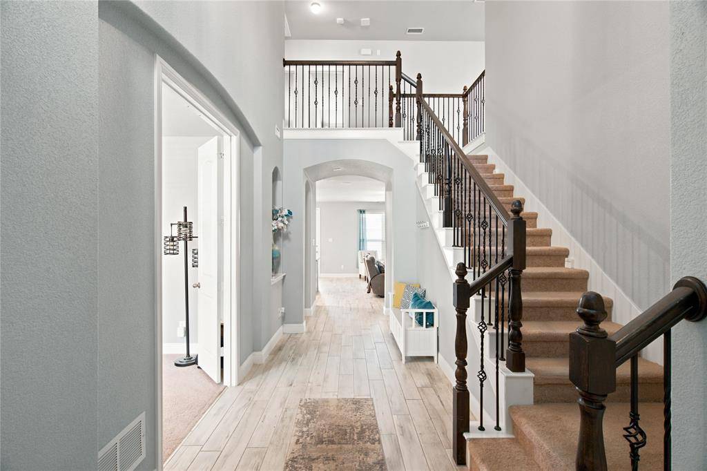 5616 Salt Springs Drive, Fort Worth, TX 76179