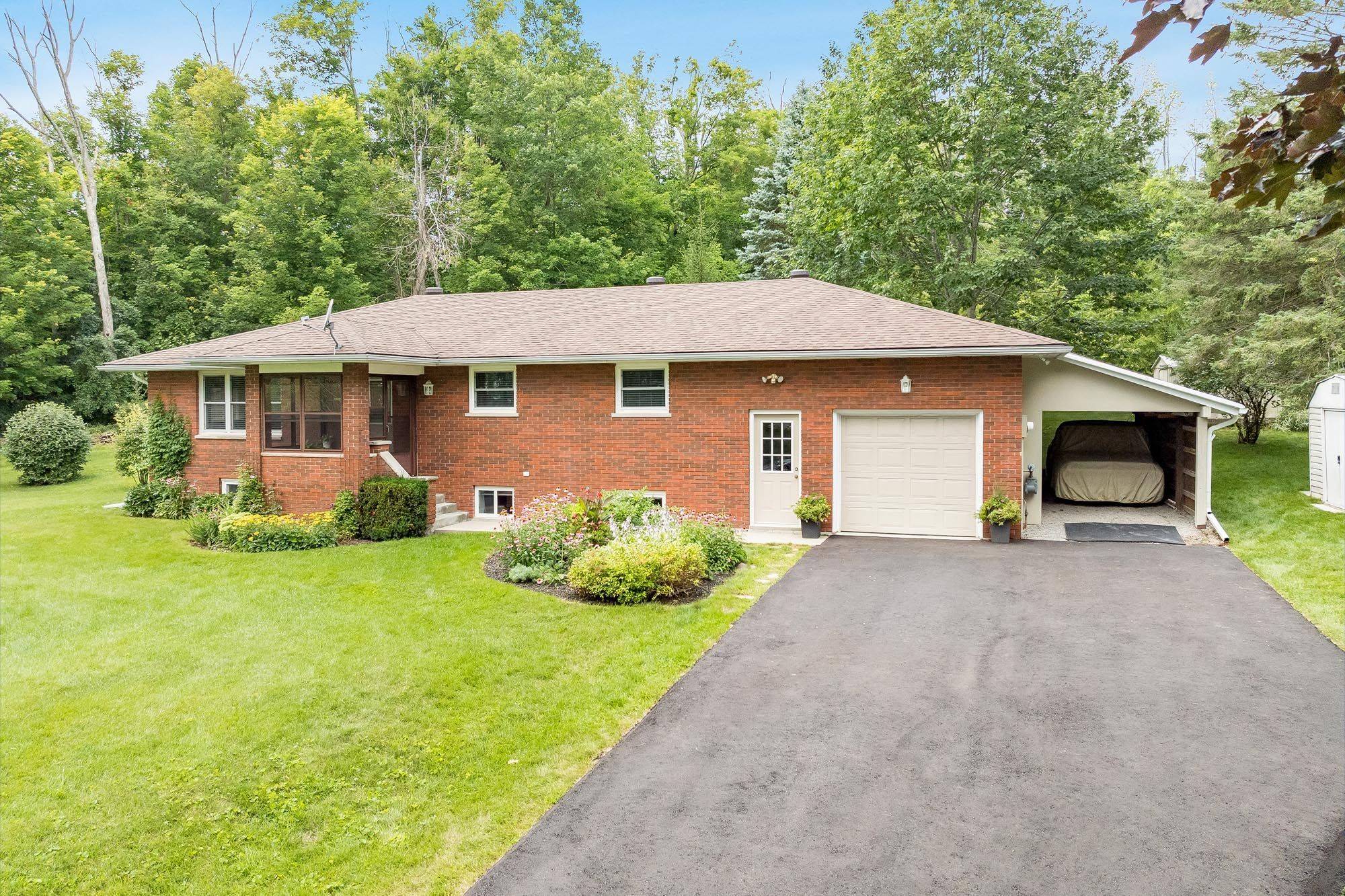 182 Moon Point DR, Oro-medonte, ON L3V 0R8