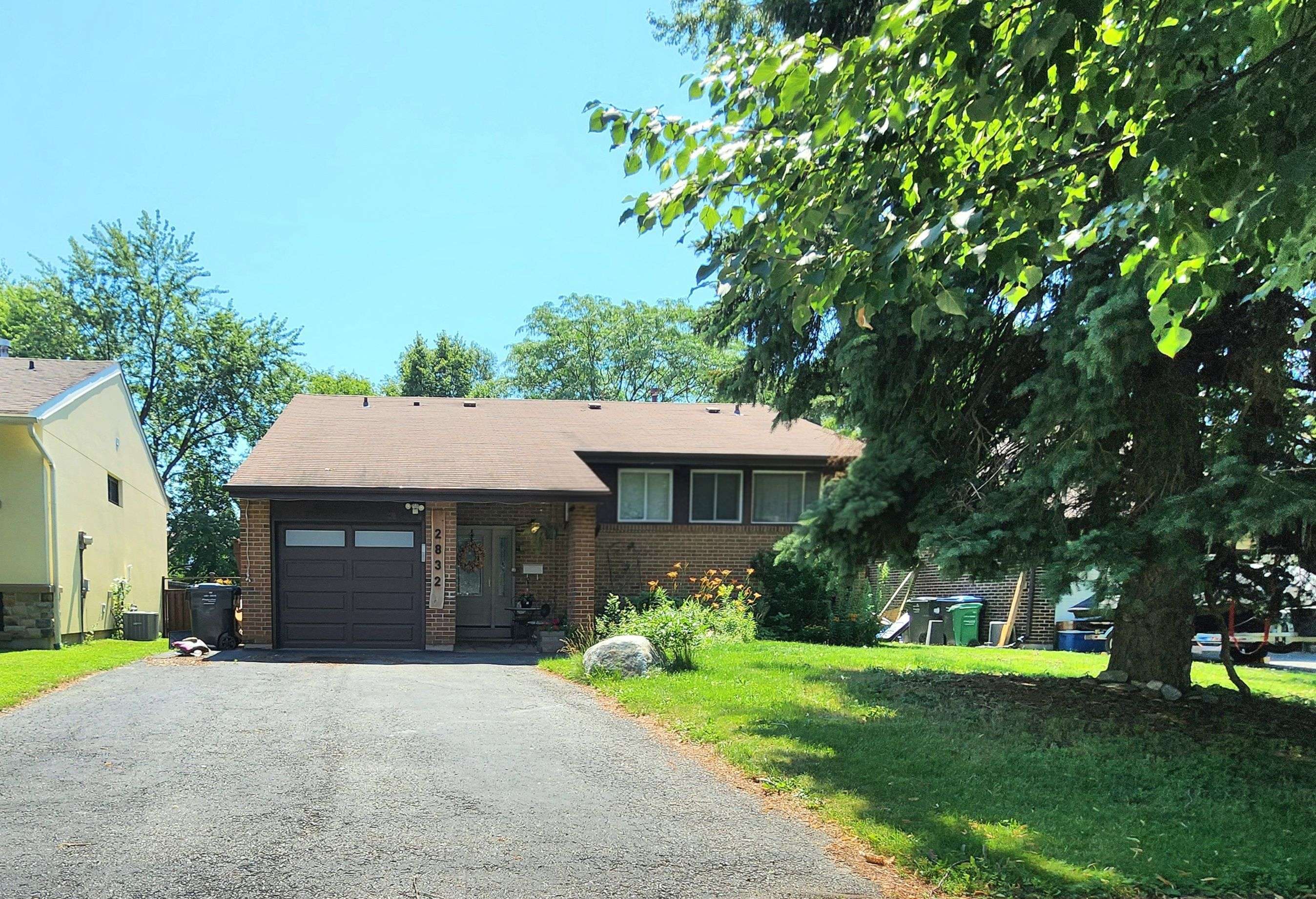 2832 Windwood DR, Mississauga, ON L5N 1W7