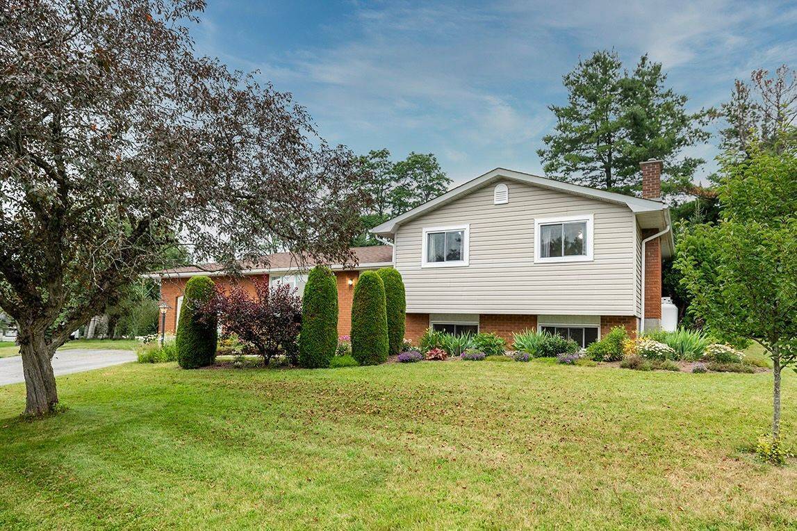 20 Twin LN, Brighton, ON K0K 1H0