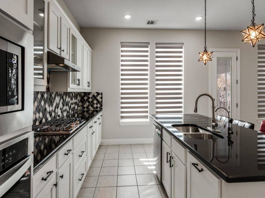 2152 Bailey Street, Carrollton, TX 75010