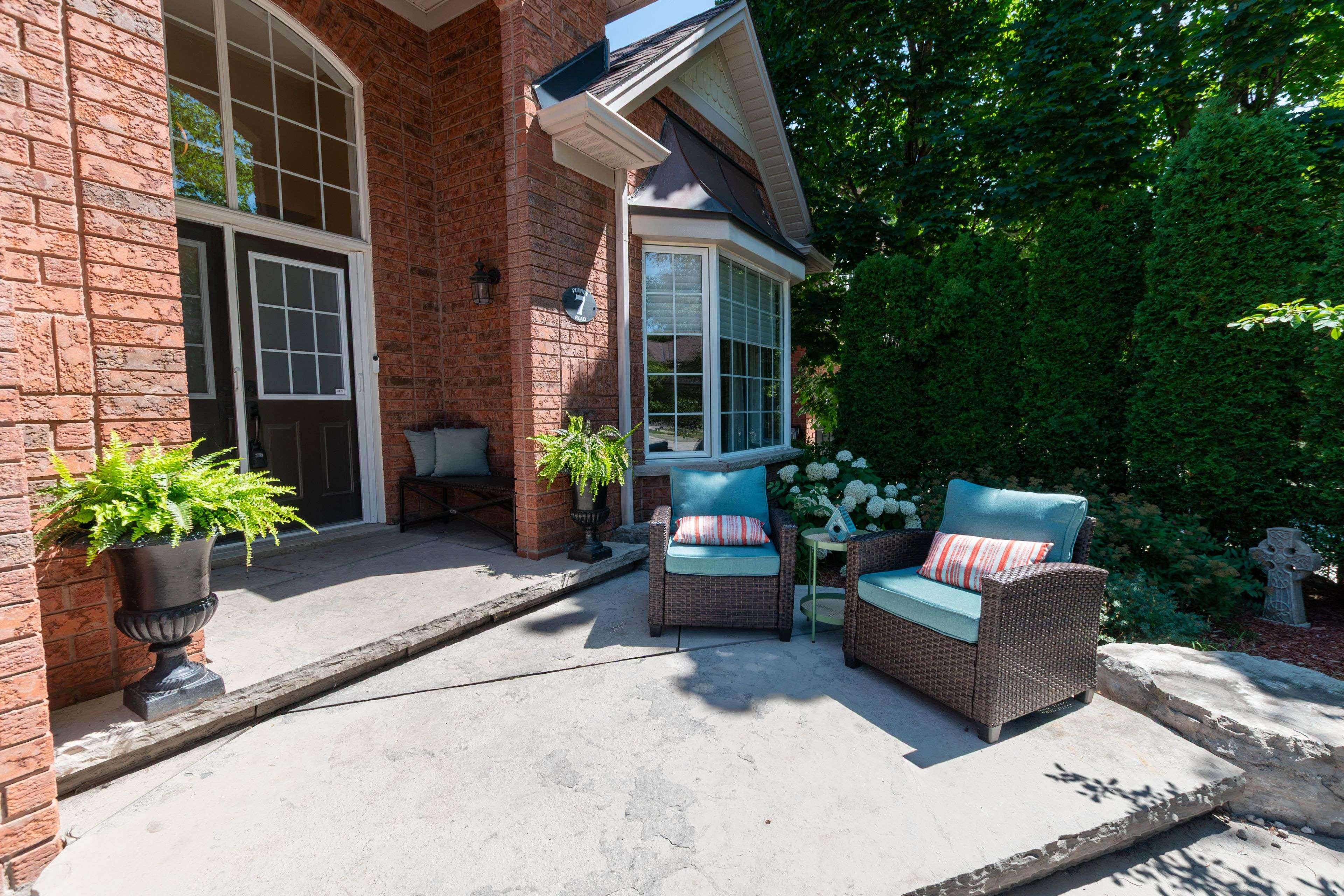 7 Putney RD, Caledon, ON L7C 1R4
