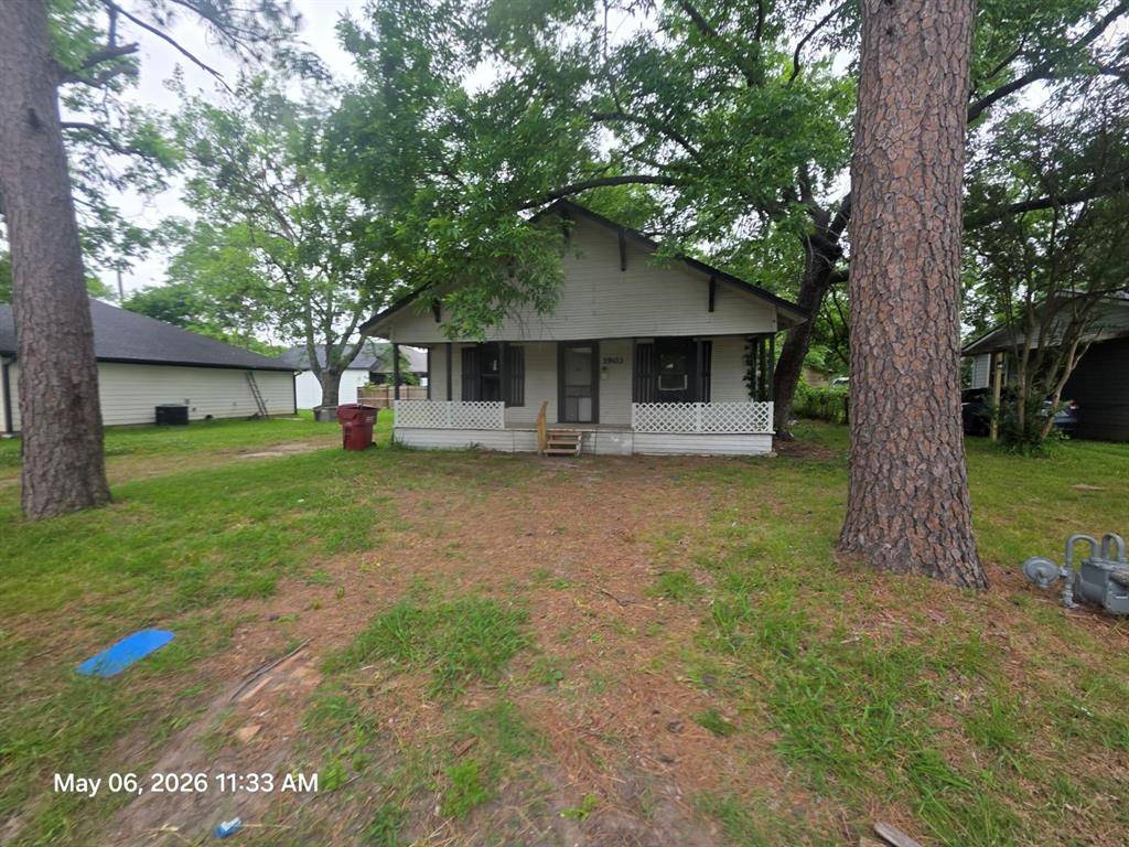 1903 N Main Street, Bonham, TX 75418