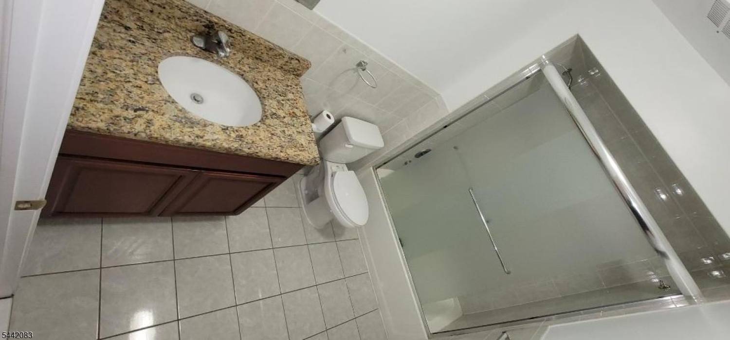 58 Race St, Hillside Twp., NJ 07205