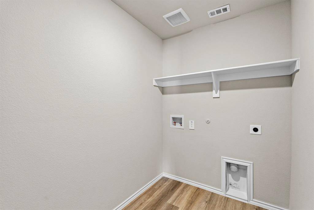 4217 Trickling Creek Lane, Fort Worth, TX 76036