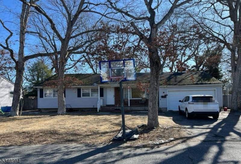 719 Lincoln Ave, Pine Beach Boro, NJ 08741