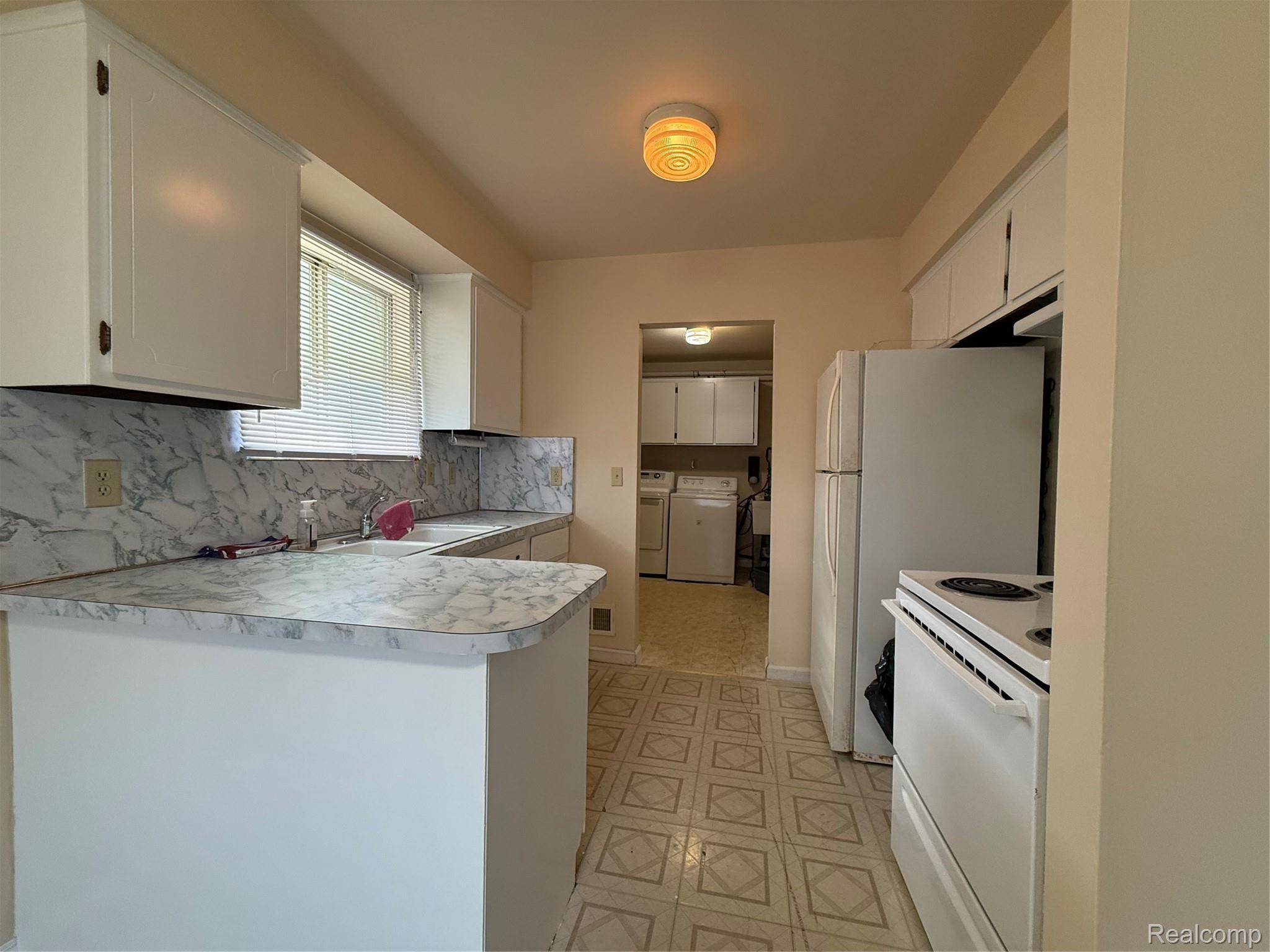 33711 Floyd ST, Clinton Charter Township, MI 48035