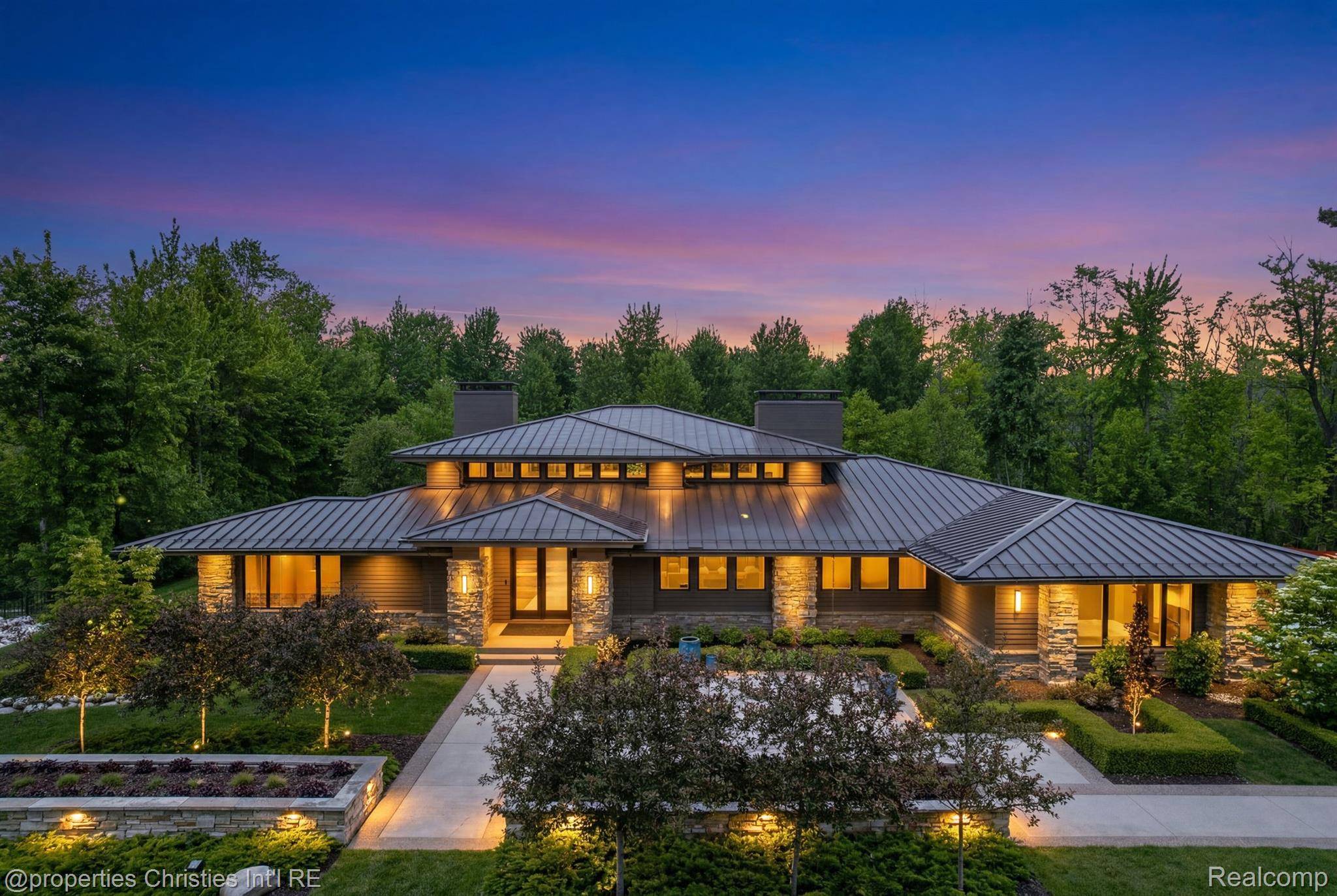 22635 Evergreen CT, Novi, MI 48374
