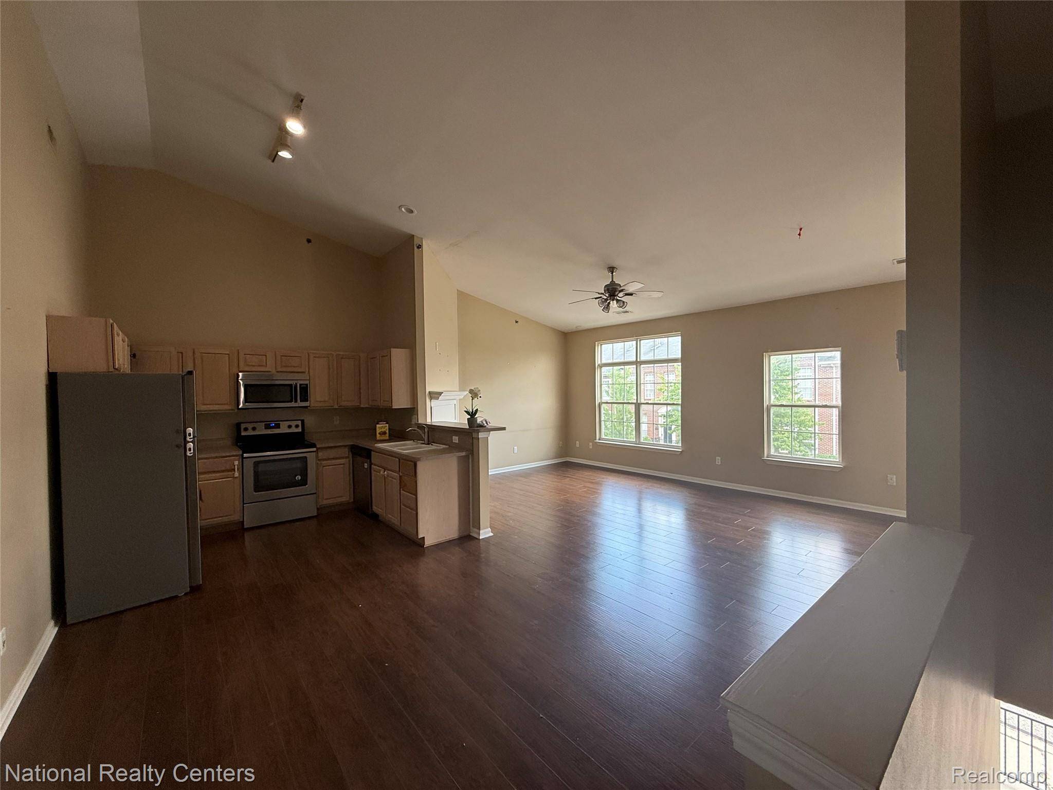 14586 Vauxhall DR, Sterling Heights, MI 48313
