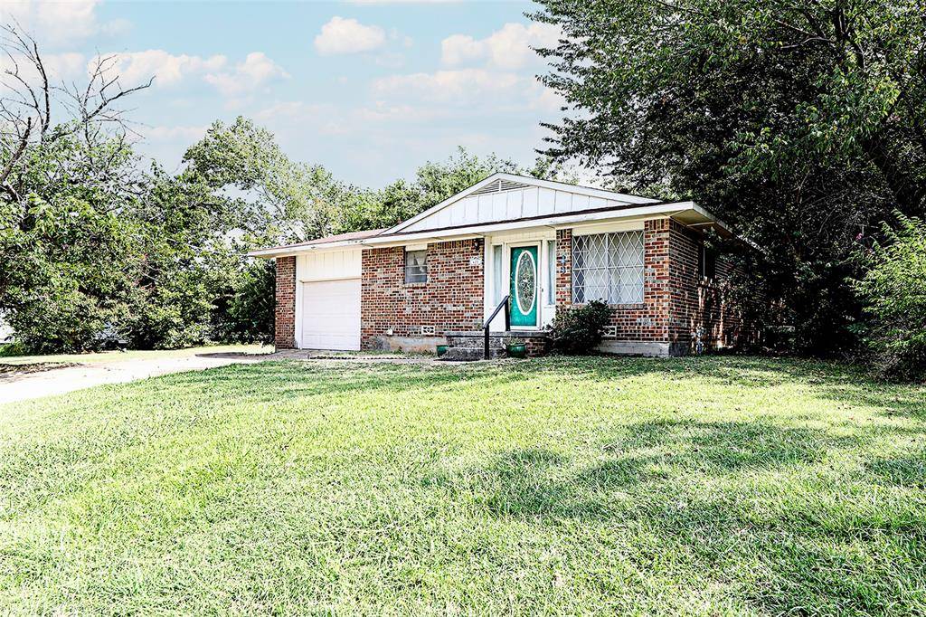 421 E Wilbarger Street, Bowie, TX 76230