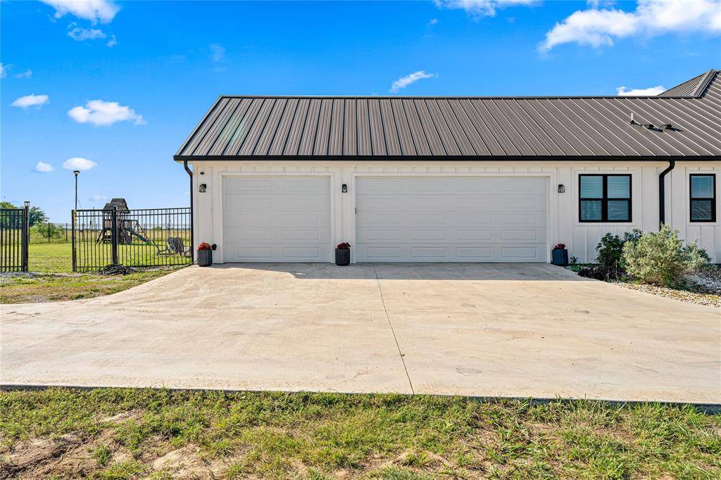 251 Willow Moon Ranch Road, Crawford, TX 76638