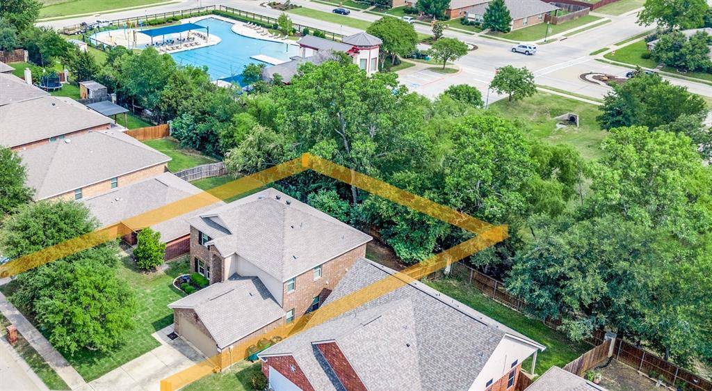 8924 Holliday Lane, Aubrey, TX 76227