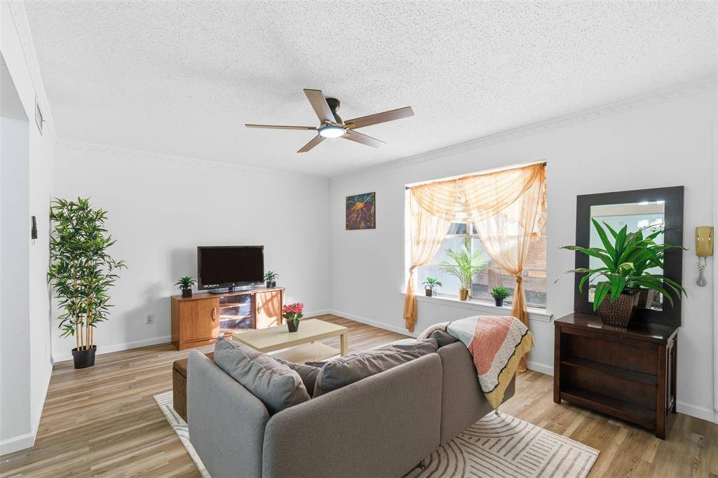 5817 Sandhurst Lane #B, Dallas, TX 75206