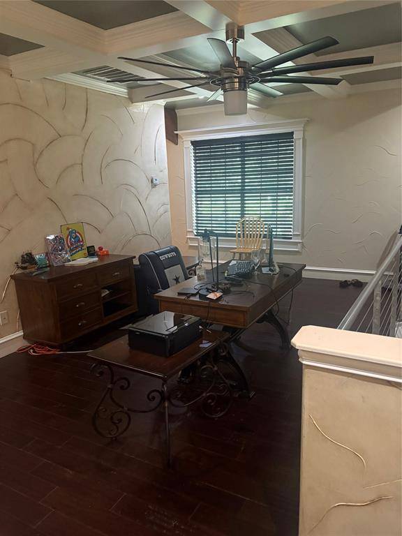 106 E Shady Grove Road, Grand Prairie, TX 75050