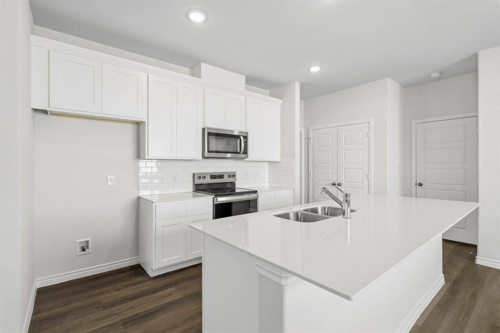 2412 Southern Magnolia Drive, Fort Worth, TX 76123