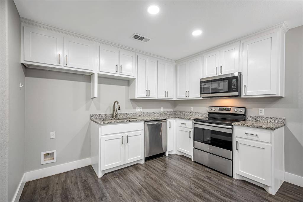 901 W Collins Street, Denison, TX 75020