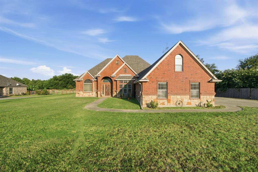 148 Fossil Rock Drive, Azle, TX 76020